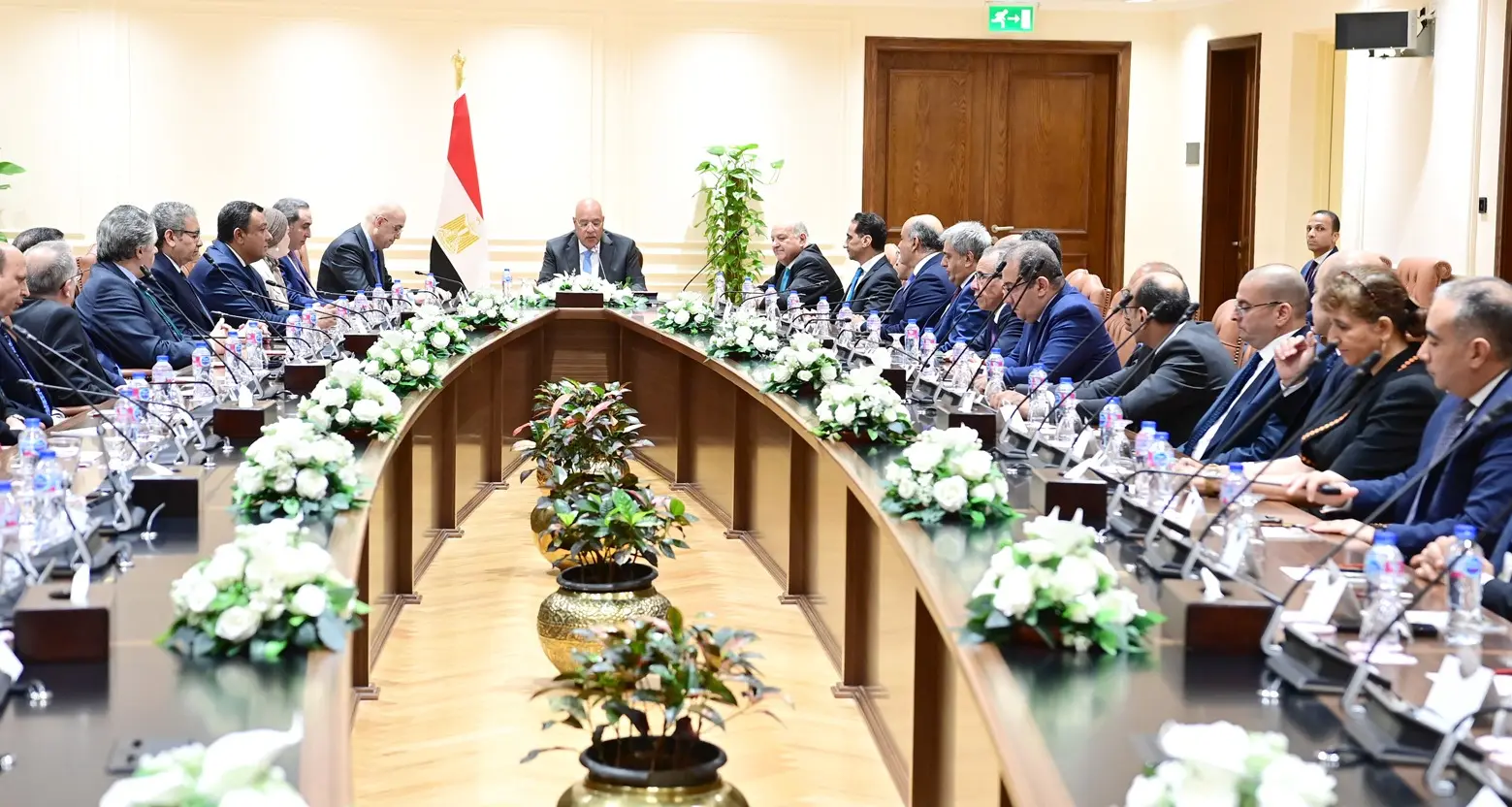 رئيس مجلس النواب يعقد لقاءً موسعاً مع السفراء المنقولين لرئاسة البعثات الدبلوماسية المصرية بالخارج - 000