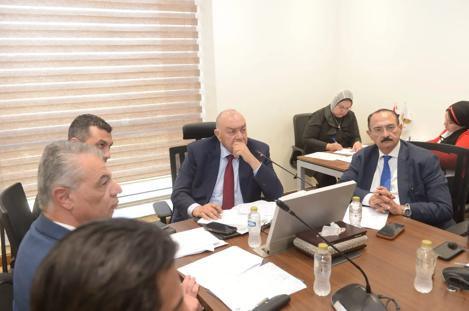 "نقل النواب" تناقش ملفات الطرق في قنا والبحر الأحمر.. ورئيس اللجنة : هدفنا تحويل خطط الدولة التنموية إلى واقع ملموس
