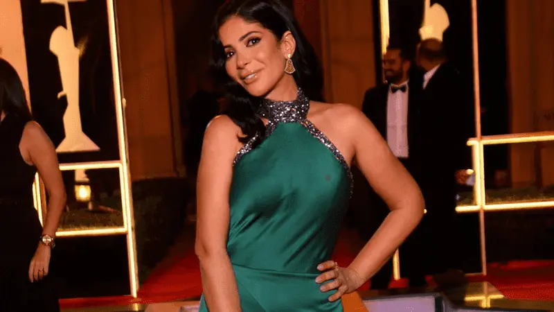 الحجز على أموال منى زكي في 3 بنوك لهذا السبب