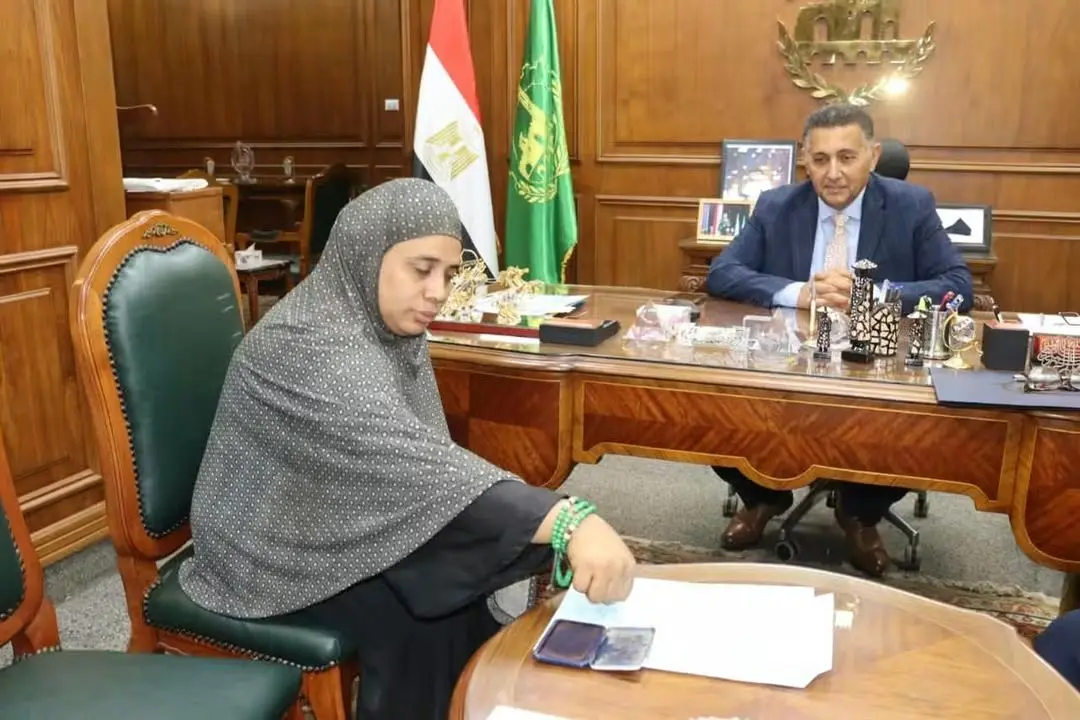 محافظ القليوبية يستجيب لاستغاثة أم لأربعة أطفال ويوفر لها مسكنًا ويؤمّن إحتياجاتها الأساسية - 1000015252