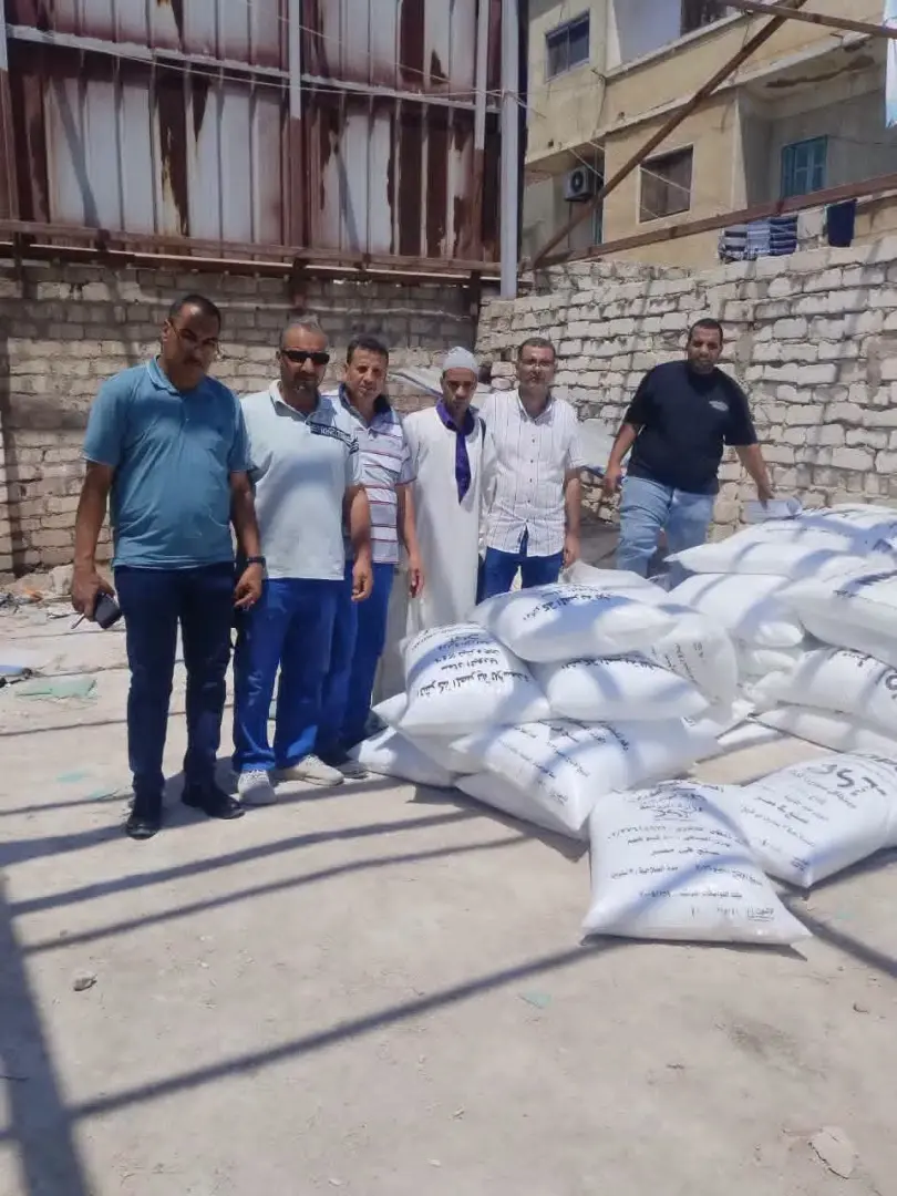 بجلباب فلاحي.. مفتش تموين يتخفى لضبط 46 شيكارة سماد بالبحيرة - 1000067826