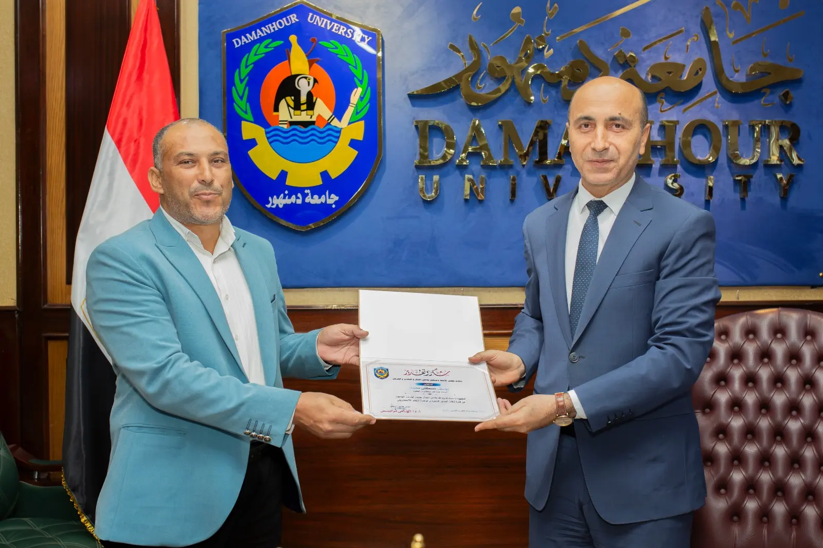 32 درجة وقرارات حاسمة.. ماذا قرر مجلس جامعة دمنهور قبل العام الدراسي الجديد؟ - 1000095861