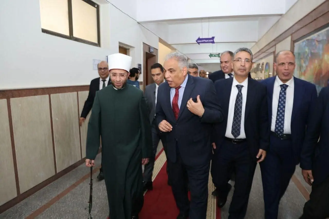 وزير الأوقاف يناقش رسالة دكتوراه بجامعة طنطا - 1000113477