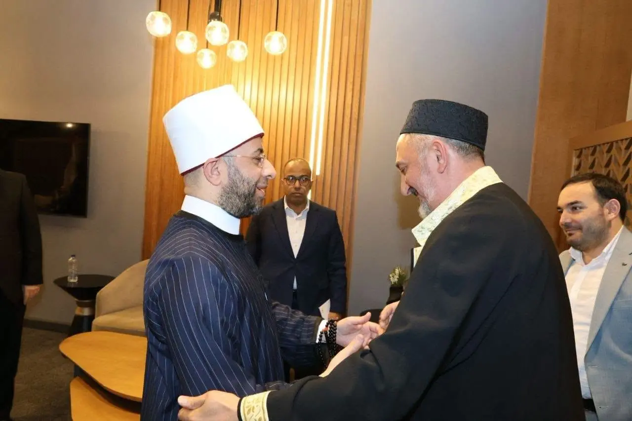 وزير الأوقاف ومفتي جورجيا يبحثان تعزيز الحوار الديني ومواجهة التطرف - 1000115594