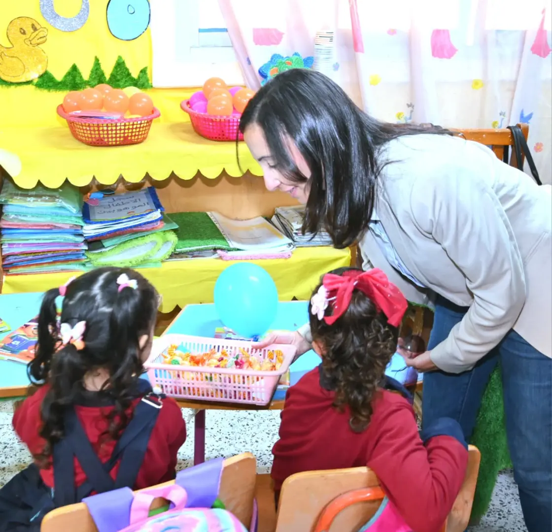 محافظ البحيرة تفاجئ مدارس أبو المطامير في أول أيام الدراسة - 1000128546