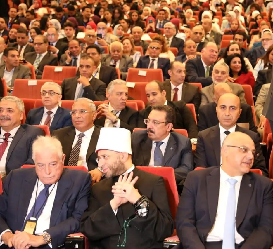 رئيس جامعة دمنهور يشارك في مؤتمر الهوية الوطنية بمكتبة الإسكندرية - 1000146199