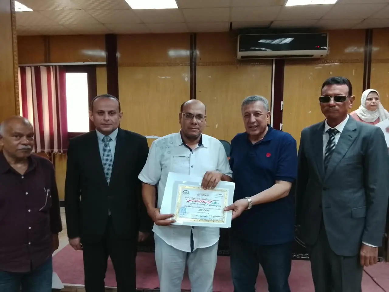 التعليم والأسرة في مواجهة الانضباط.. تكريم أوائل الثانوية العامة بالبحيرة - 1000147043