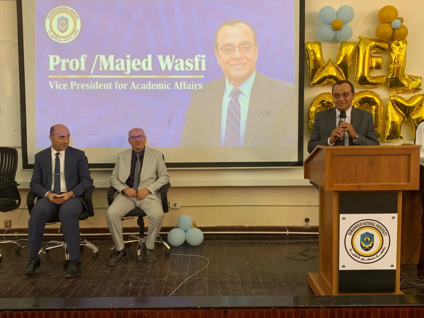 جامعة دمنهور الأهلية تستقبل صيادلة المستقبل في أول يوم تعريفي - 1000162081 1