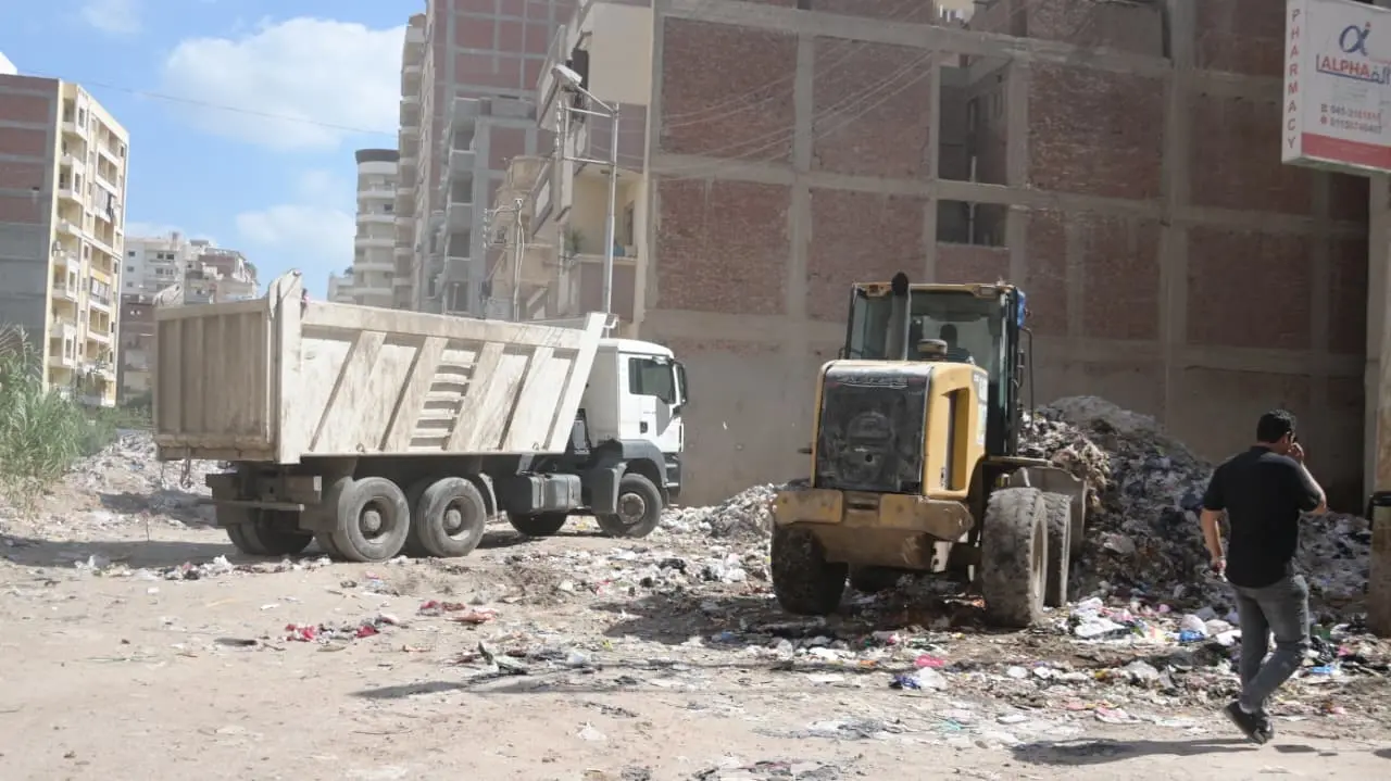 البحيرة ترفع 200 طن قمامة من دمنهور.. حملات مكثفة لتحسين النظافة - 1000184513