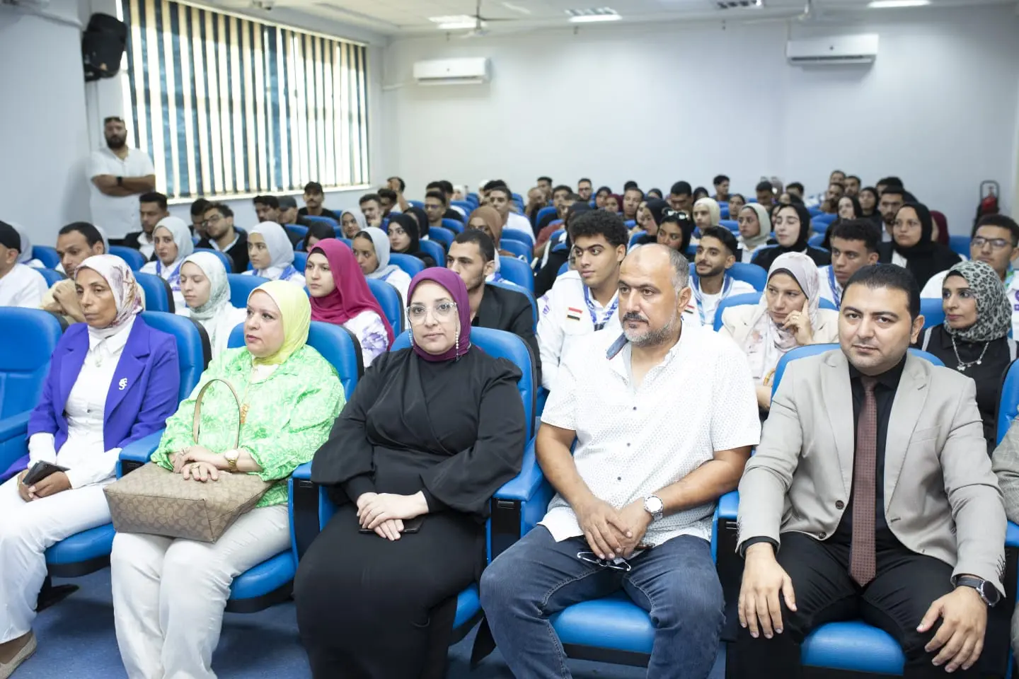 15 مركزًا تشعل احتفال جامعة دمنهور بأبطالها - 1000196144