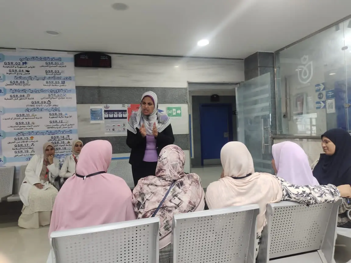 جامعة دمنهور تفاجئ أهالي النخلة البحرية بقافلة شاملة - 1000212432