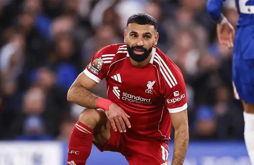 أسطورة الكرة الإنجليزية يشيد بأداء محمد صلاح مع ليفربول