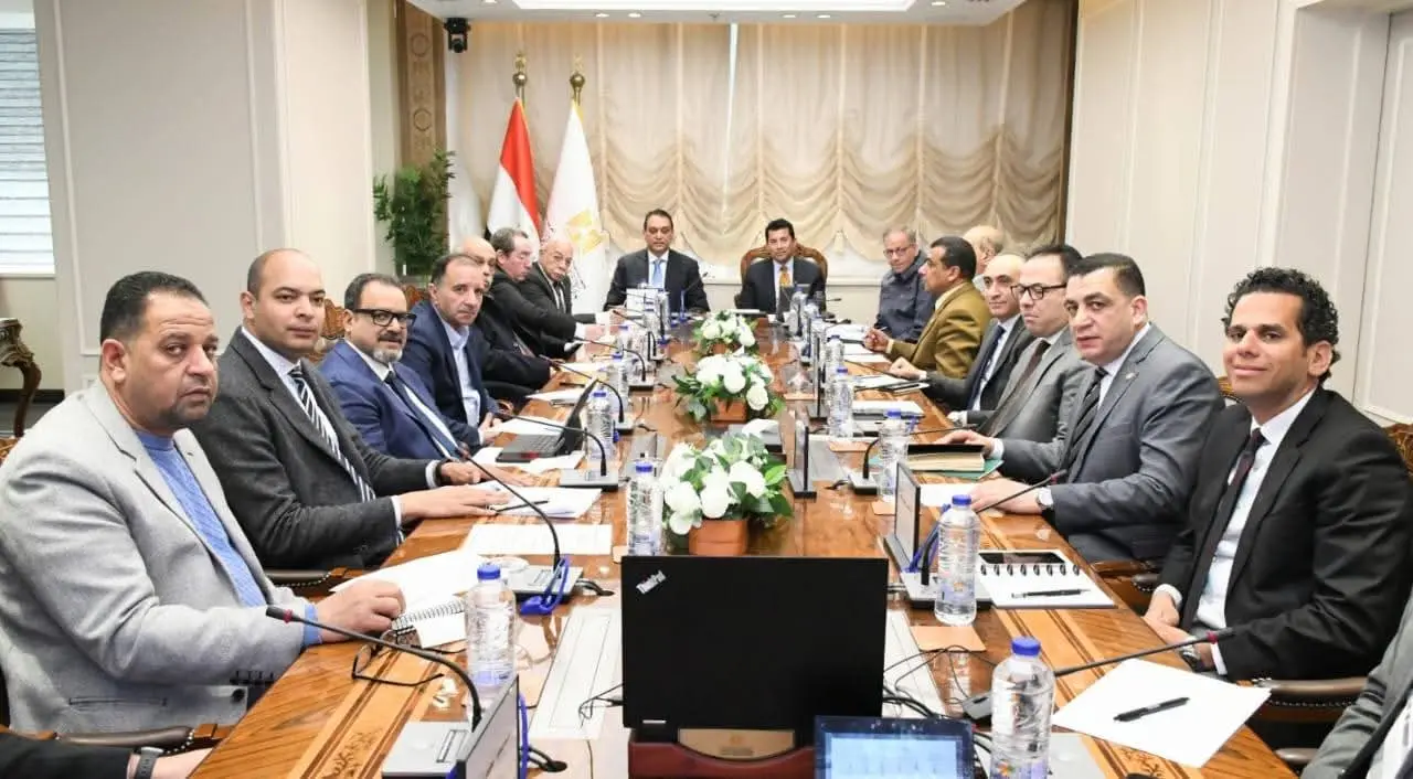 وزير الشباب  يلتقي بالمجلس العلمي للرياضة المصرية