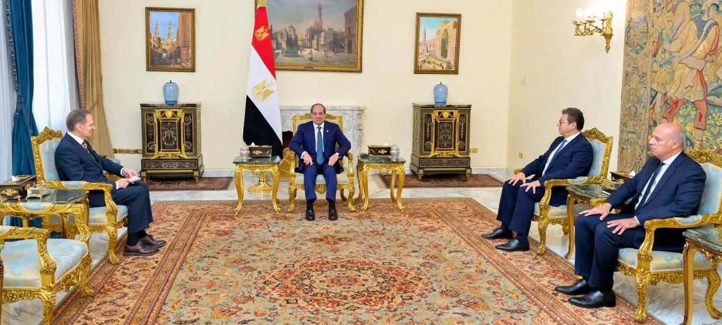 الرئيس يلتقى رئيس جهاز الاستخبارات الخارجية بروسيا الاتحادية