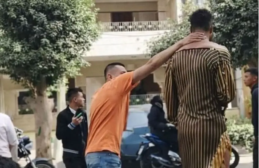 الانتقام الأعمى.. إجبار شاب بالقليوبية على ارتداء ملابس نسائية