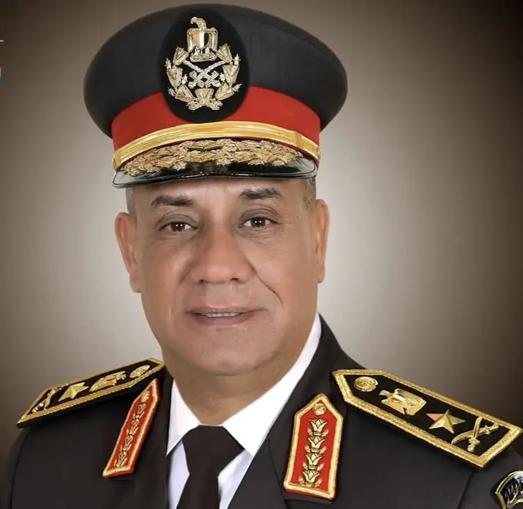 القائد العام للقوات المسلحة ووزير الدفاع والإنتاج الحربي .. مسيرة عسكرية حافلة