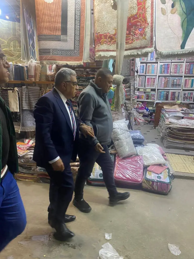 محافظ الدقهلية يتفقد منطقة "سوق الخواجات"