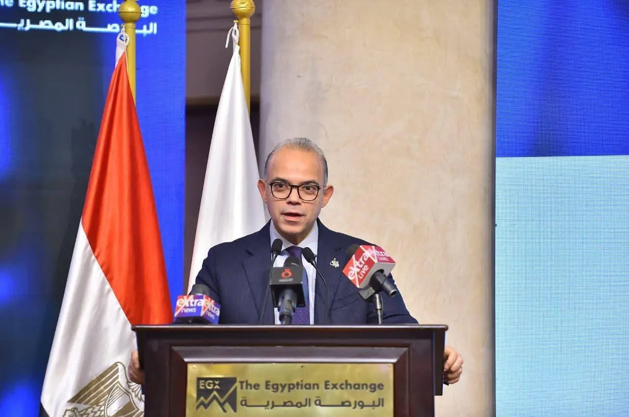 وزير الاستثمار والتجارة الخارجية يشارك في قرع جرس تداول البورصة