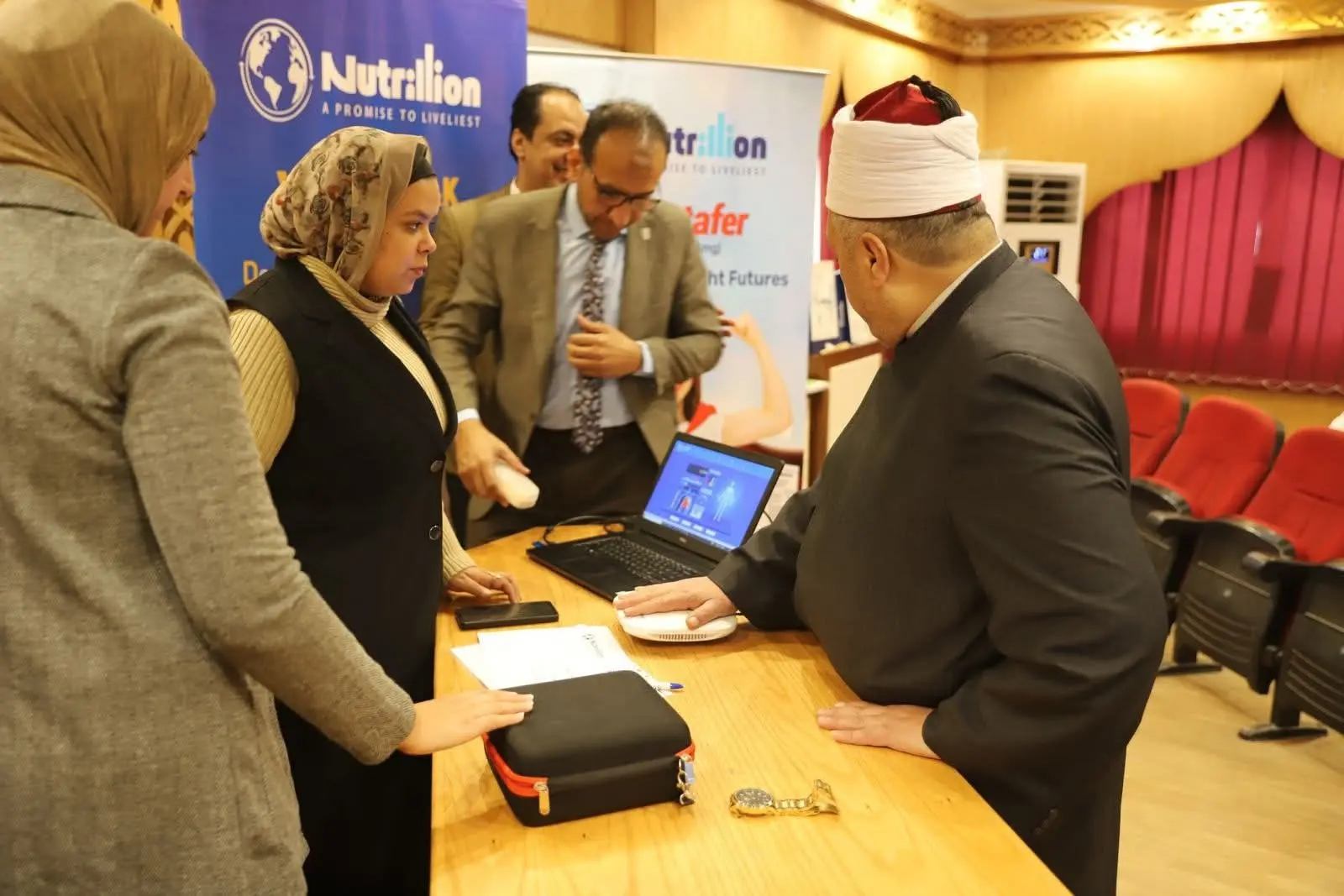 قطاع المعاهد الأزهرية يتبنى أحدث التقنيات العالمية لمكافحة الخمول البدنى - 1000255299