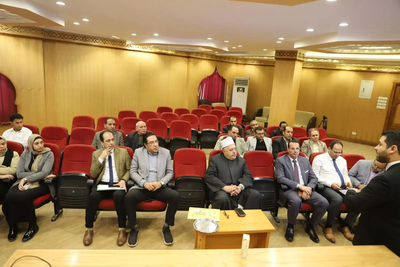 قطاع المعاهد الأزهرية يتبنى أحدث التقنيات العالمية لمكافحة الخمول البدنى - 1000255300