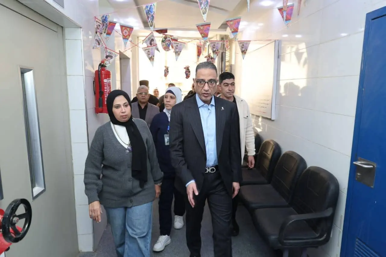 محافظ الجيزة يتفقد مستشفى أبو النمرس المركزي للتأكد من انتظام العمل - 1000255519