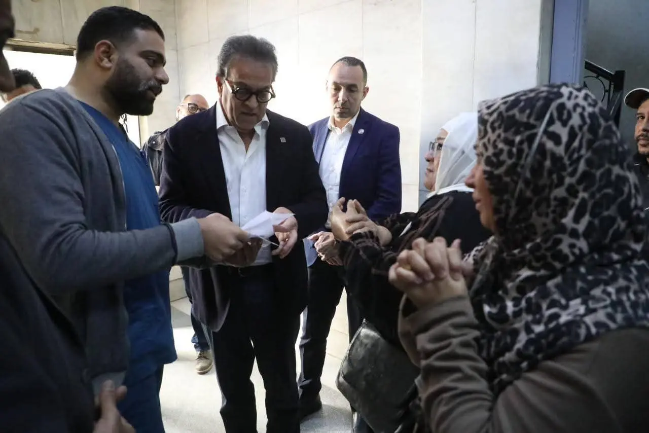 وزير الصحة يفاجئ  مستشفى السلام التخصصىى أول أيام رمضان ويحيل المدير للتحقيق