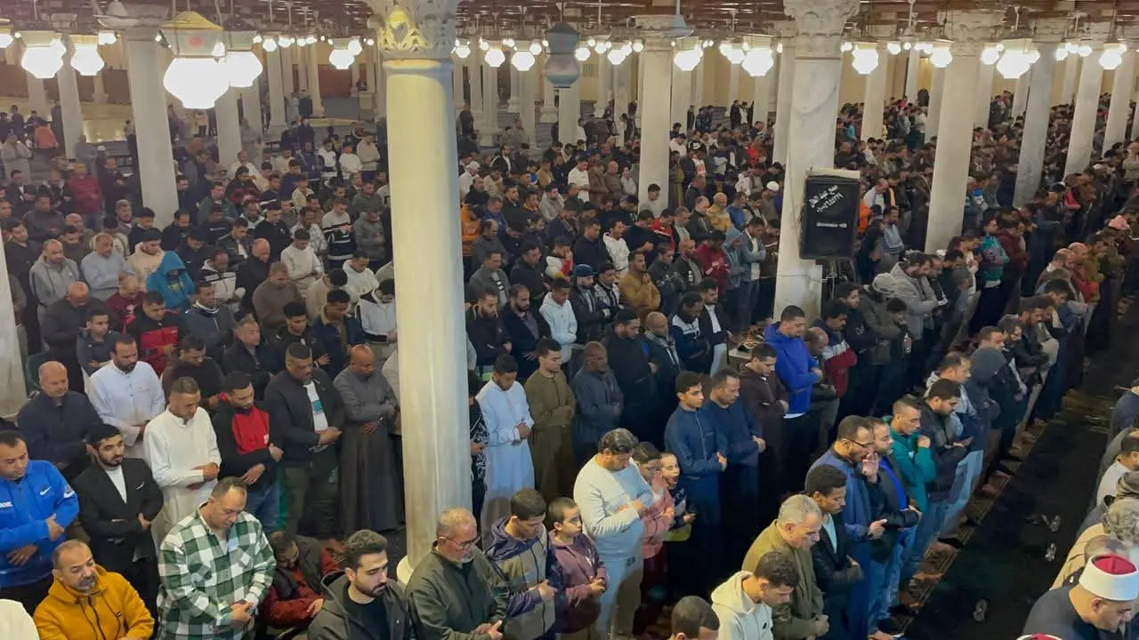 كبار القراء ونجوم «دولة التلاوة» يحيون ثالث ليالي رمضان بتلاوات خاشعة - 1000256436 1
