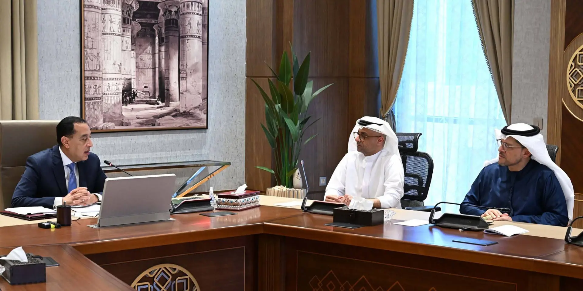 رئيس الوزراء يتابع مُستجدات تنفيذ مشروع "رأس الحكمة" بالساحل الشمالى