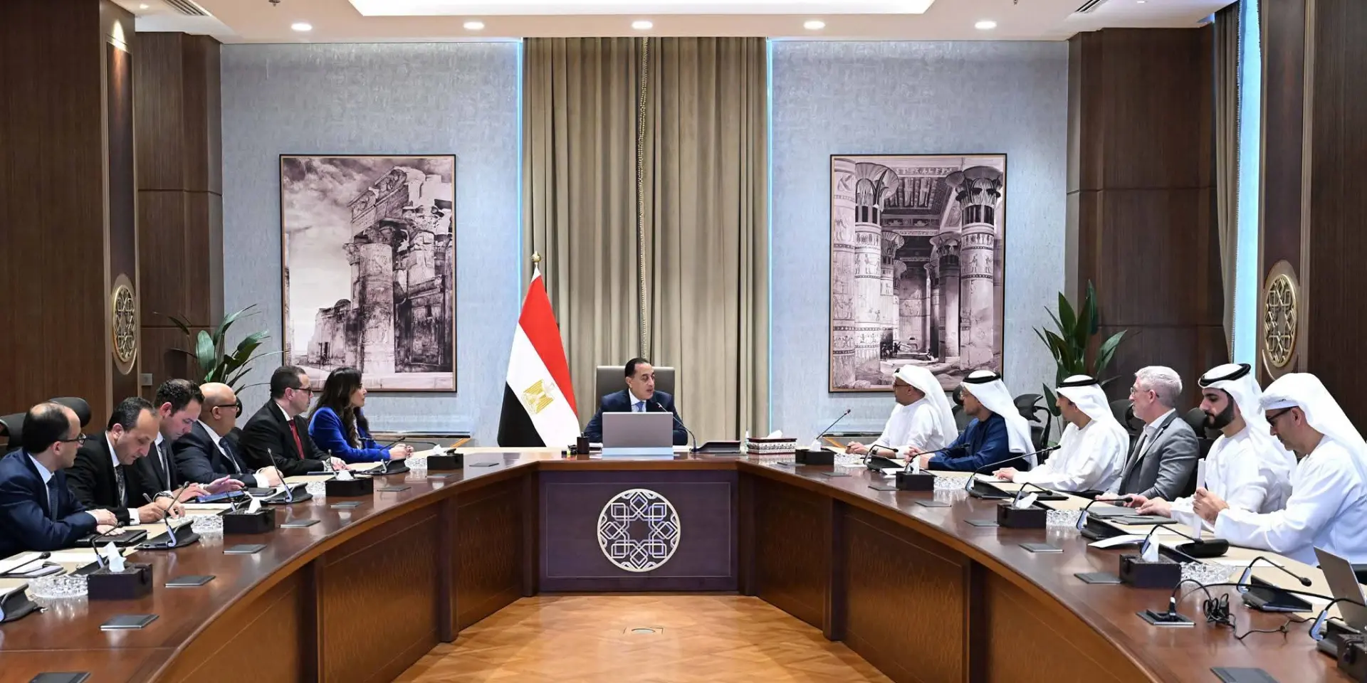 رئيس الوزراء يتابع مُستجدات تنفيذ مشروع "رأس الحكمة" بالساحل الشمالى - 1000257769