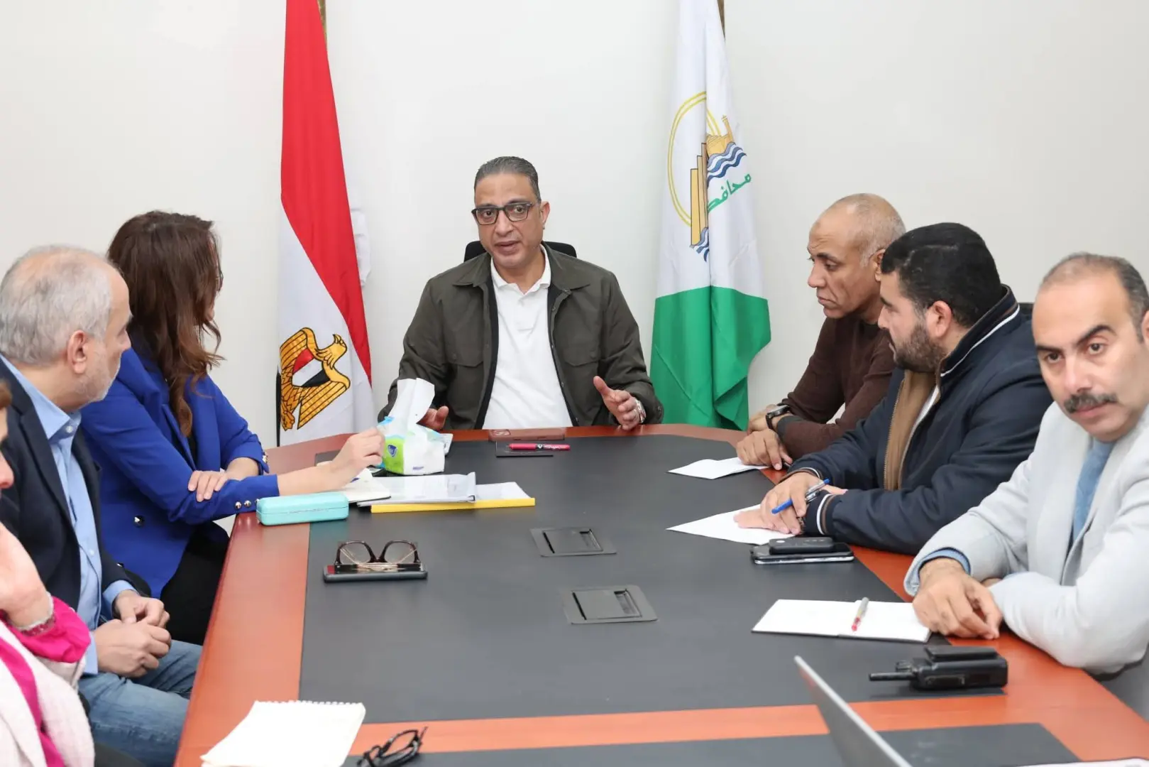 محافظ الجيزة يتفقد منطقة نزلة السمان ويتاع مشروعات التطوير ورفع الكفاءة بالمناطق المحيطة بالأهرامات - 1000257801