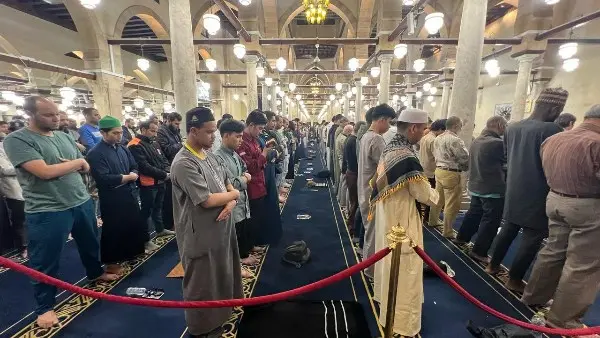 الجامع الأزهر ..ألف عامٍ وما زالت مآذنه تعانق السماء - 1000259451