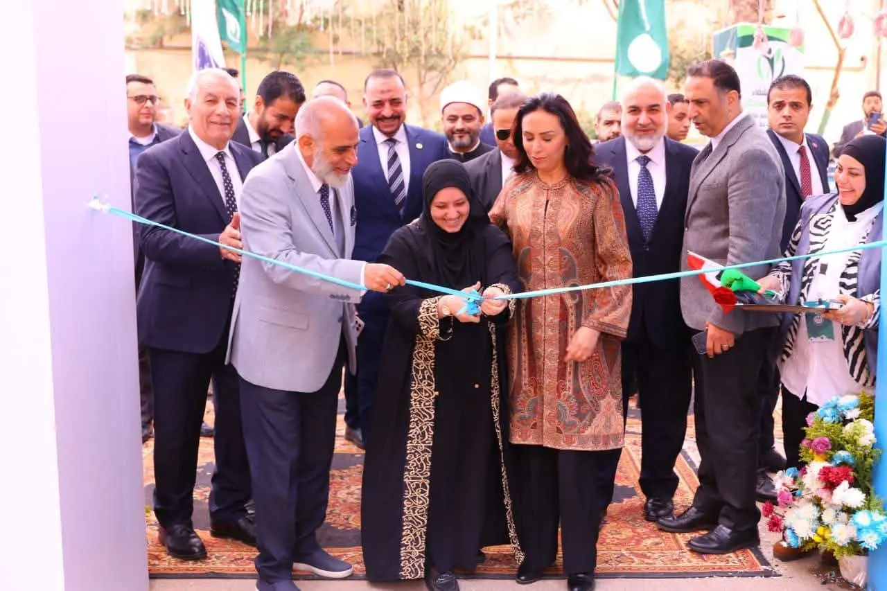مايا مرسى تثمن الجهود المقدمة من مؤسسة يمن الخيرية فى الإطعام، - 1000259932