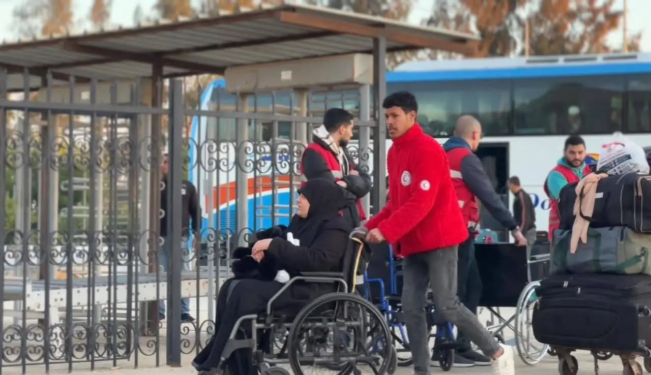 «زاد العزة» 147 تنطق  بحمولة 6,240 طنًا من المساعدات إلى غزة - 1000260161