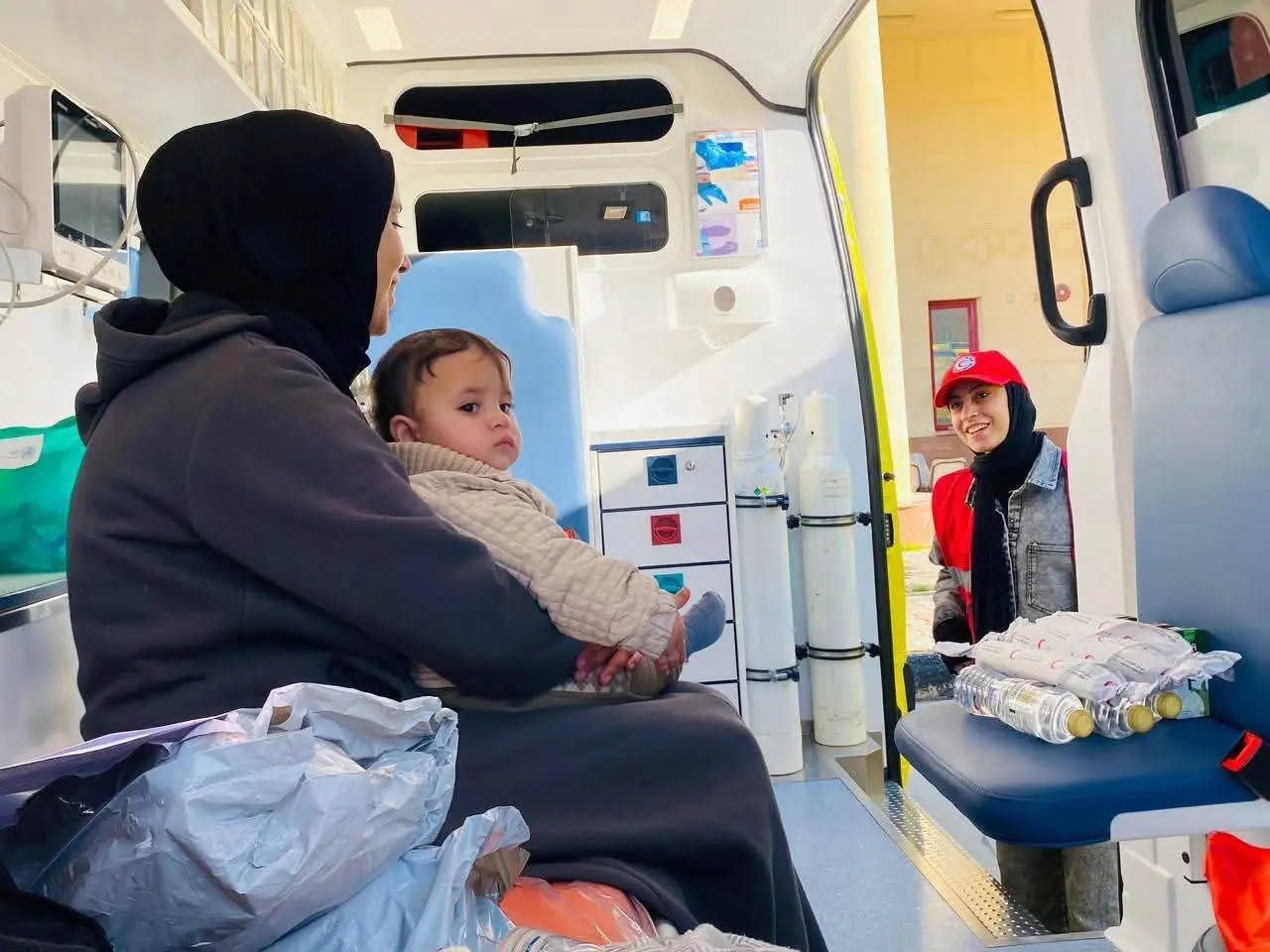 «زاد العزة» 147 تنطق  بحمولة 6,240 طنًا من المساعدات إلى غزة - 1000260165