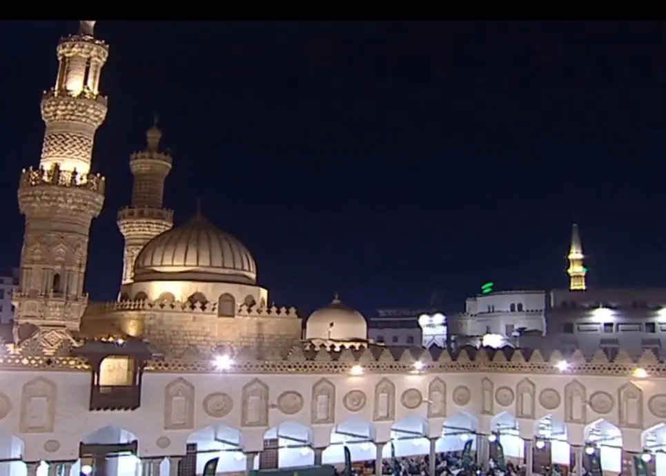 الجامع الأزهر يواصل لياليه العامرة بحضور آلاف المصلين من مصر والعالم - 1000260244