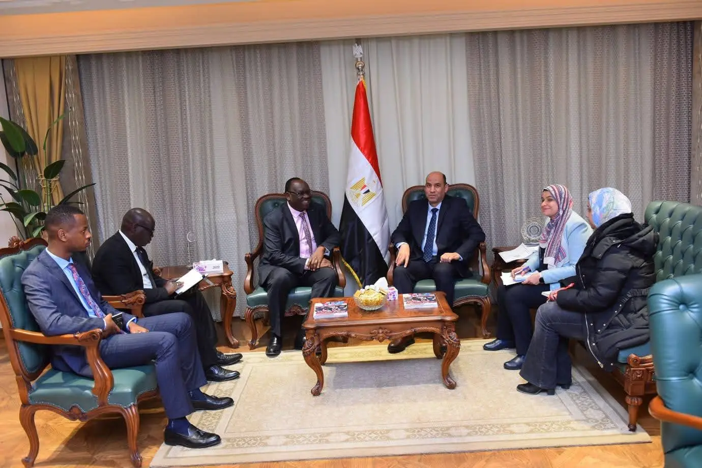 وزير العمل لنظيره الجنوب سوداني: مصر تفتح ذراعيها للأشقاء لتعزيز التعاون المشترك