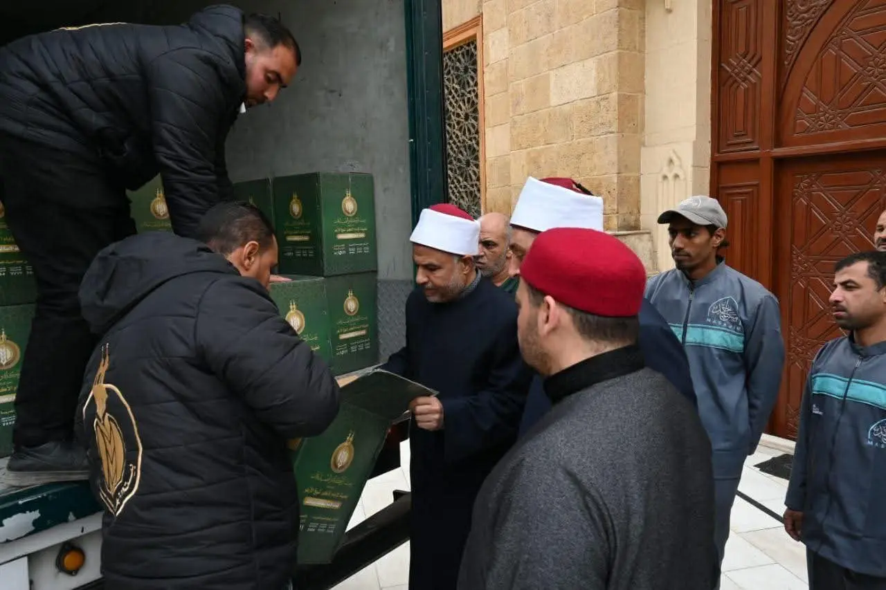 1000 كرتونة مواد غذائية من مسجد الإمام الحسين رضي الله عنه للأسر المستحقة - 1000261895