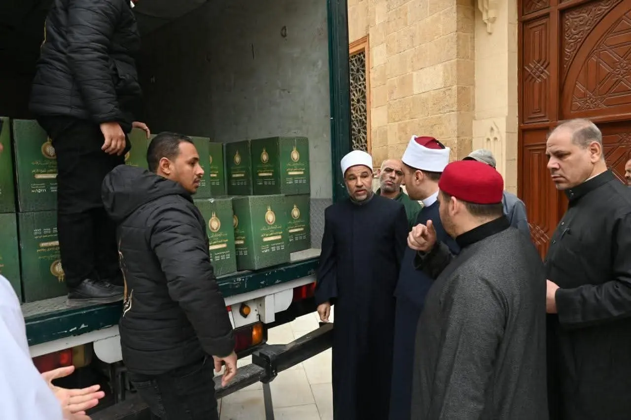 1000 كرتونة مواد غذائية من مسجد الإمام الحسين رضي الله عنه للأسر المستحقة - 1000261896