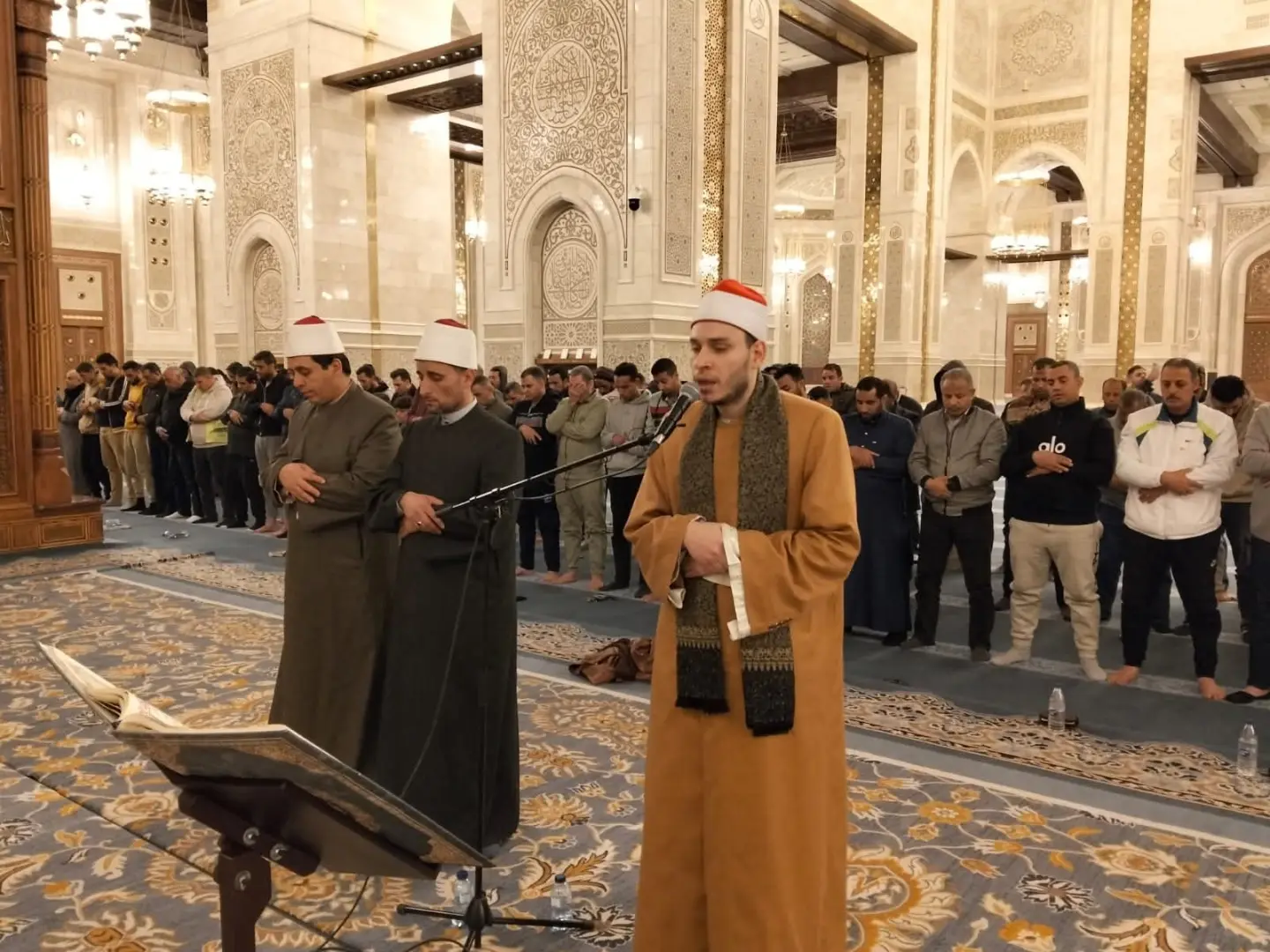 كبار القراء ونجوم «دولة التلاوة» يواصلون إحياء الليلة الثانية عشرة من رمضان بتلاوات ندية في المساجد الكبرى - 1000261965