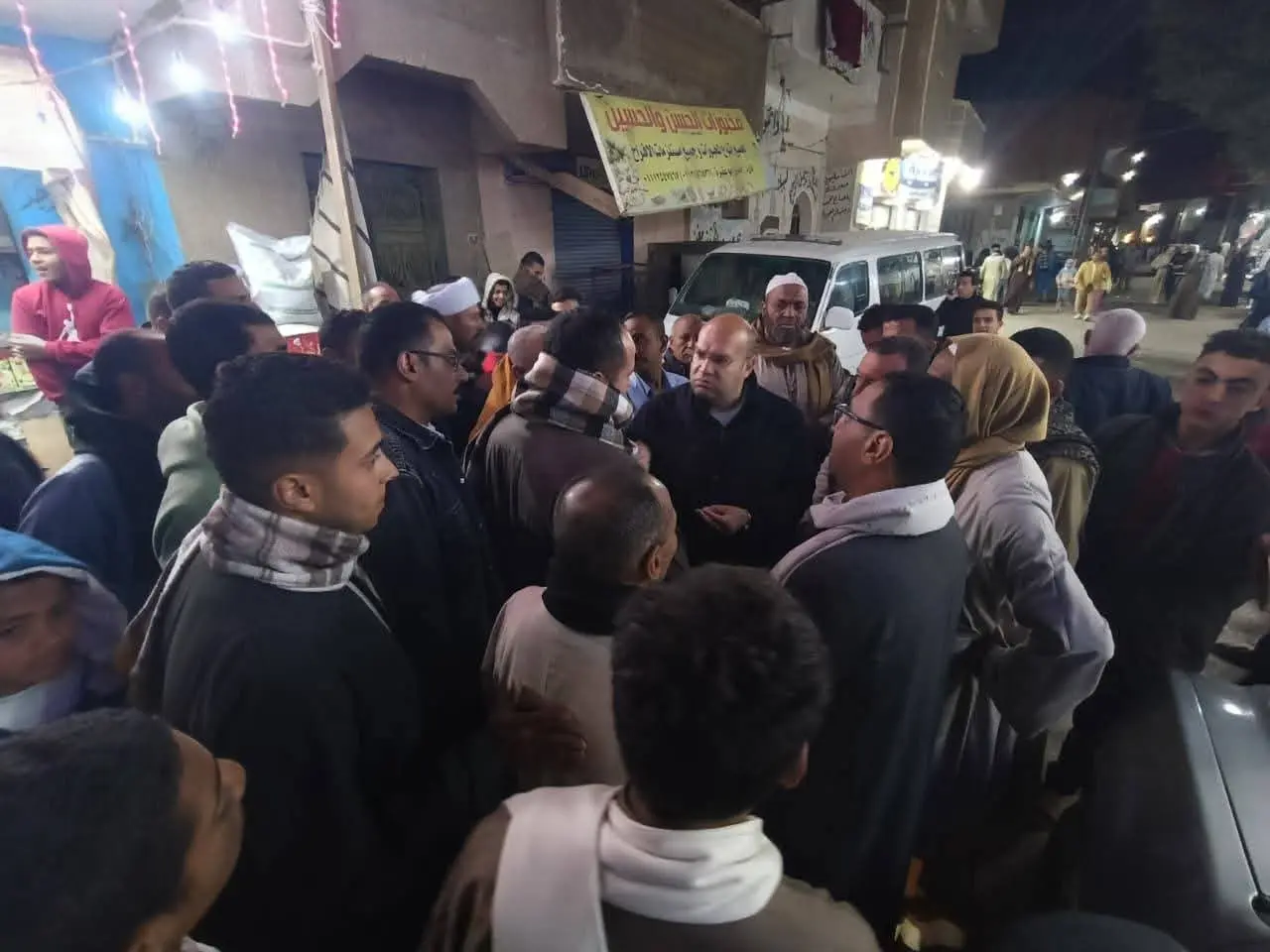 نائب محافظ الجيزة يتفقد مستشفي أطفيح المركزي للوقوف علي مستوي الخدمات المقدمة للمرضي - 1000262171