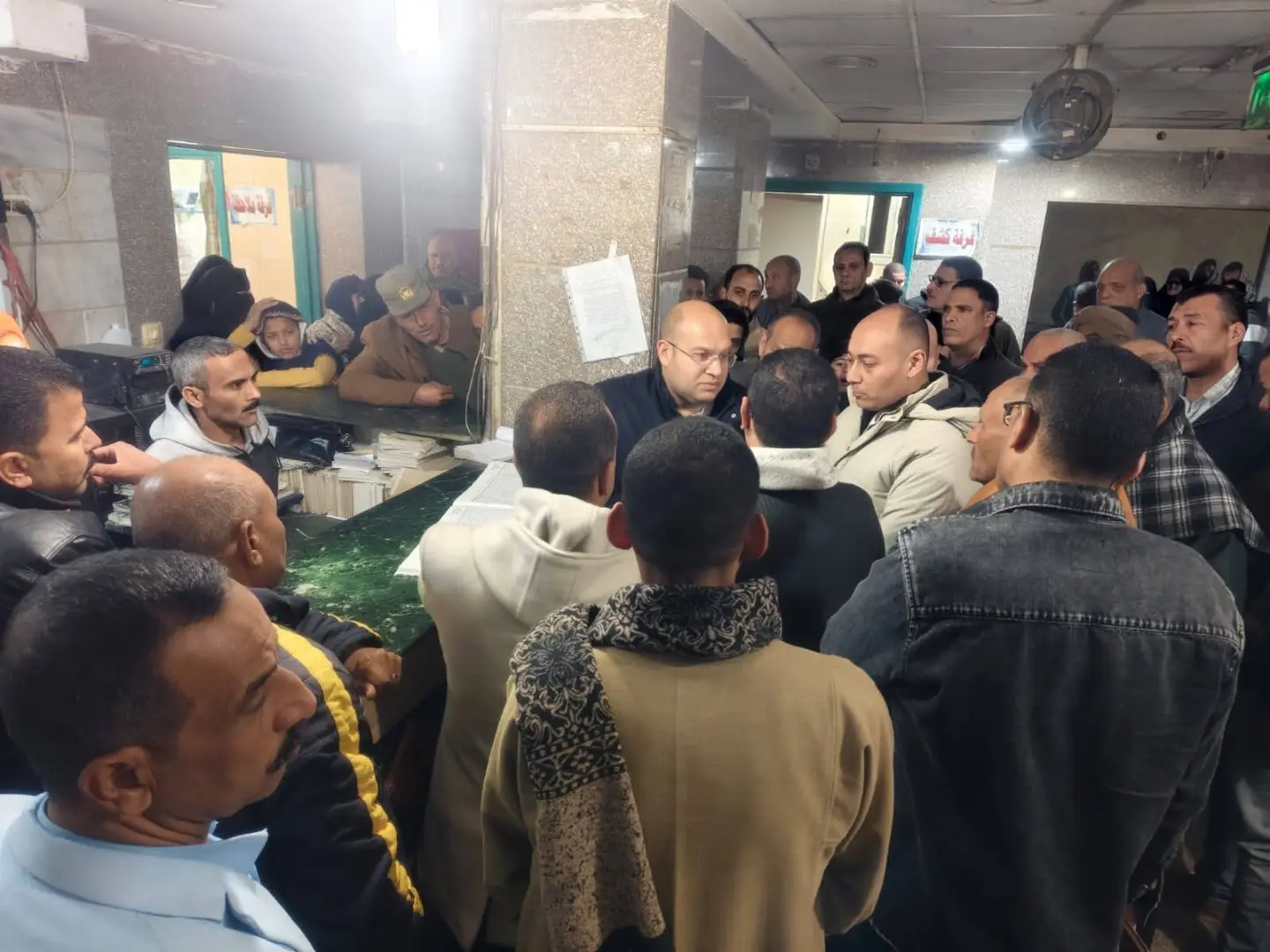 نائب محافظ الجيزة يتفقد مستشفي أطفيح المركزي للوقوف علي مستوي الخدمات المقدمة للمرضي - 1000262174