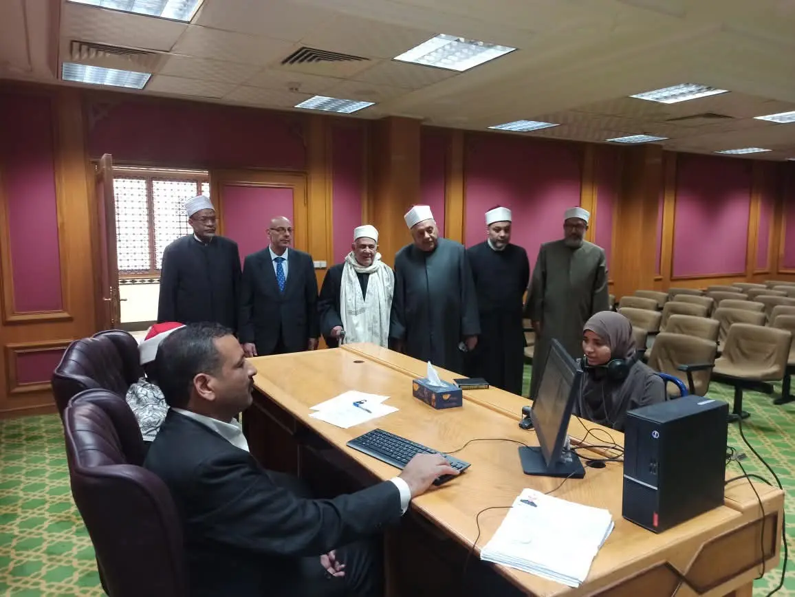 انطلاق اختبارات العشرة الأوائل في مسابقة الأزهر السنوية للقرآن الكريم.. ورئيس قطاع المعاهد يتفقد اللجان - 1000264256