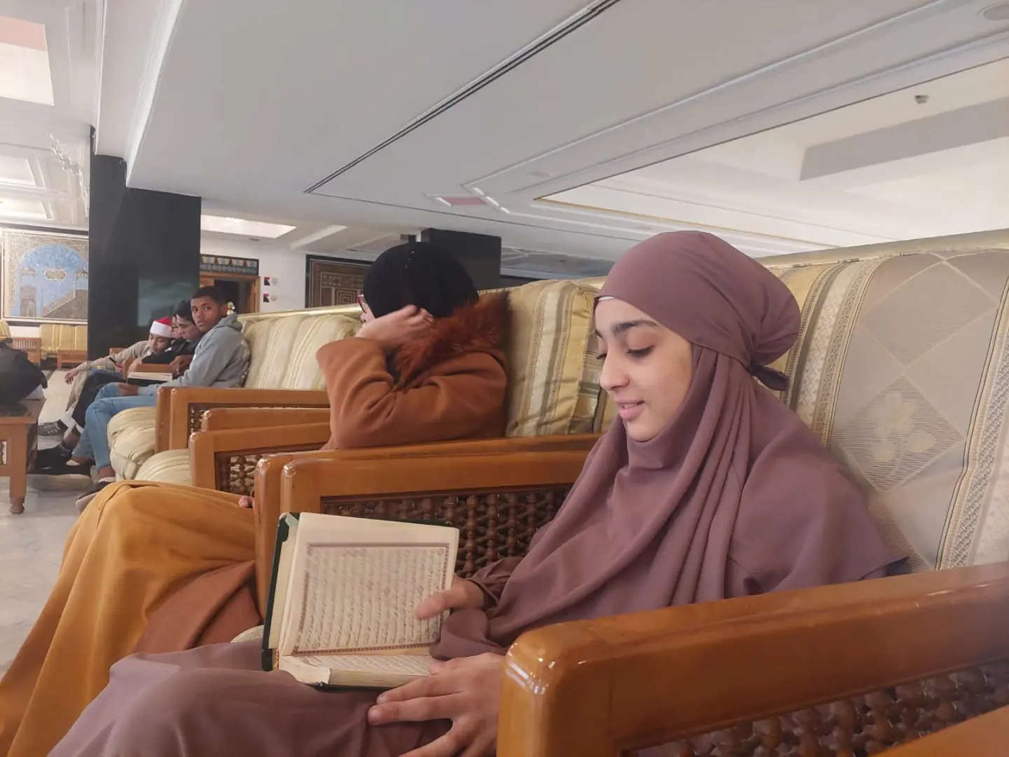 انطلاق اختبارات العشرة الأوائل في مسابقة الأزهر السنوية للقرآن الكريم.. ورئيس قطاع المعاهد يتفقد اللجان - 1000264266