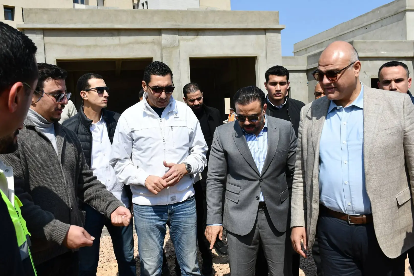 وزير الرياضة ومحافظ الإسكندرية يتفقدان منتدى الشباب بأبو قير - 1000264321