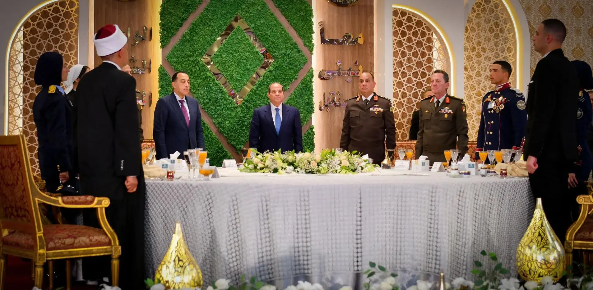 الرئيس: دراسة إمكانية إحالة المتلاعبين بالأسعار إلى القضاء العسكري - 1000264558