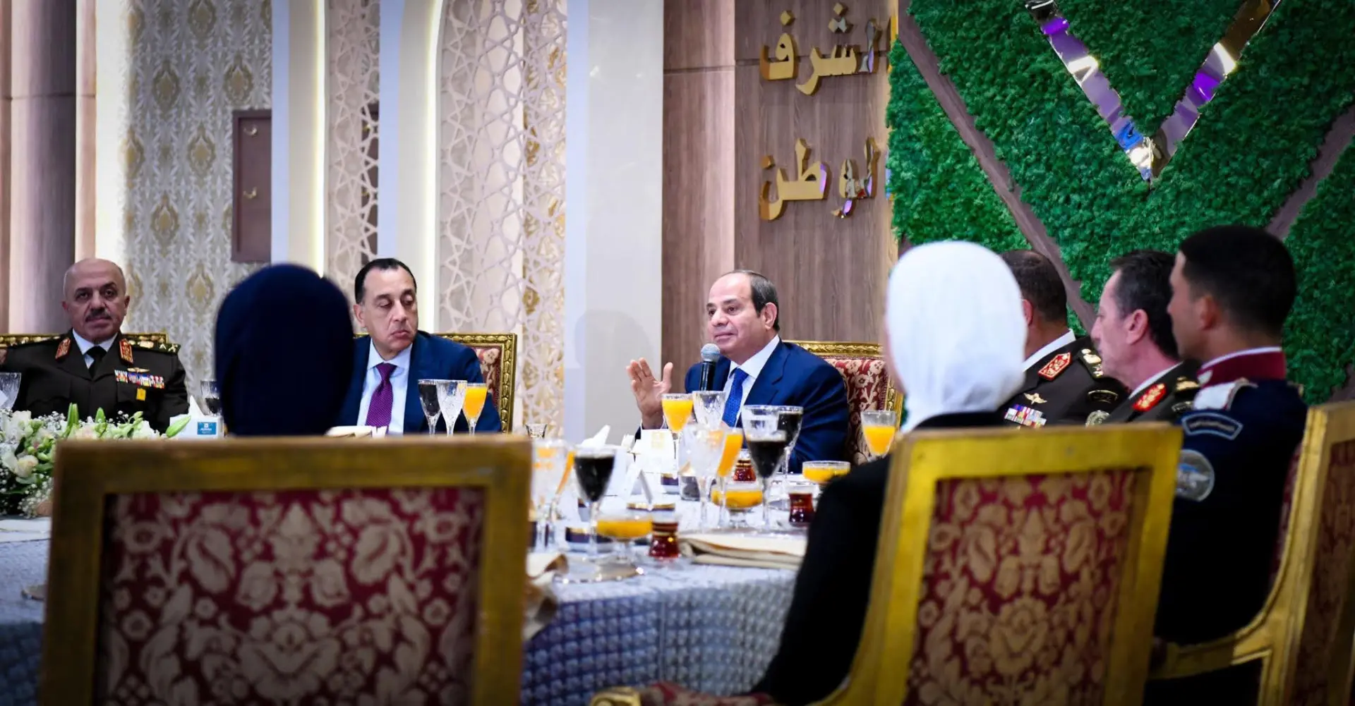 الرئيس: دراسة إمكانية إحالة المتلاعبين بالأسعار إلى القضاء العسكري