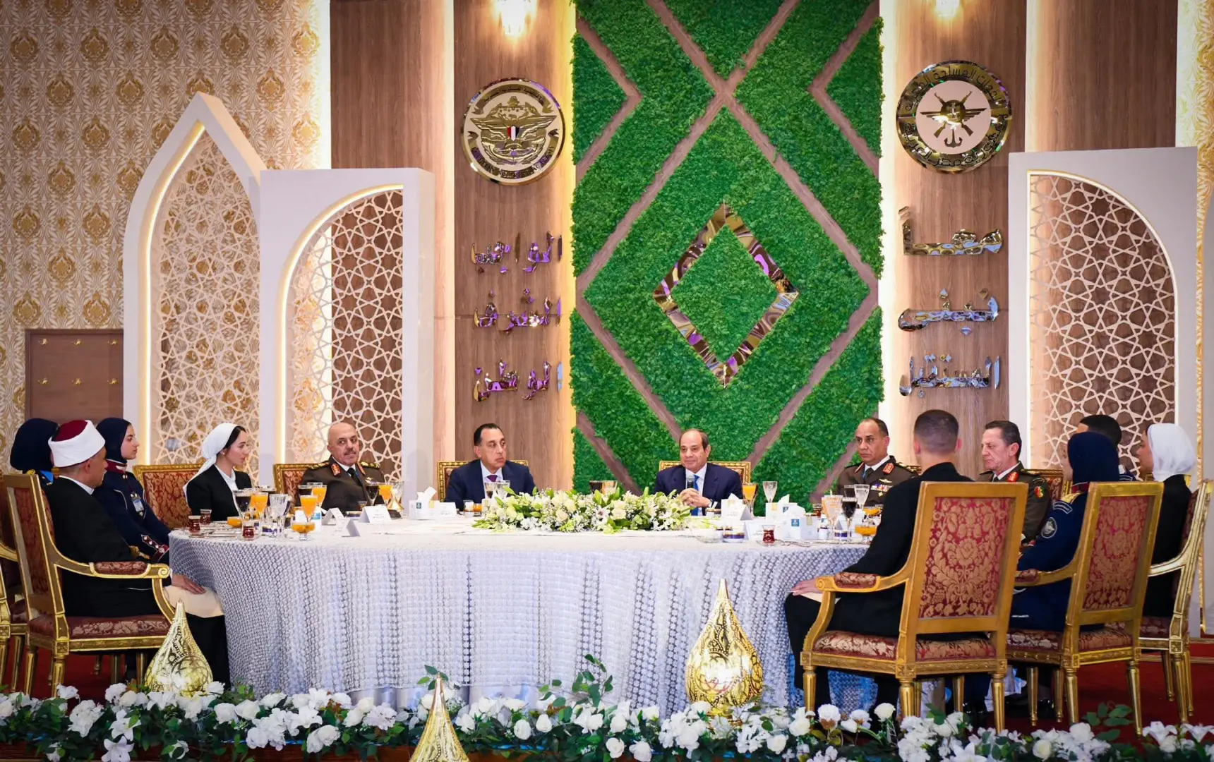 الرئيس: دراسة إمكانية إحالة المتلاعبين بالأسعار إلى القضاء العسكري - 1000264560