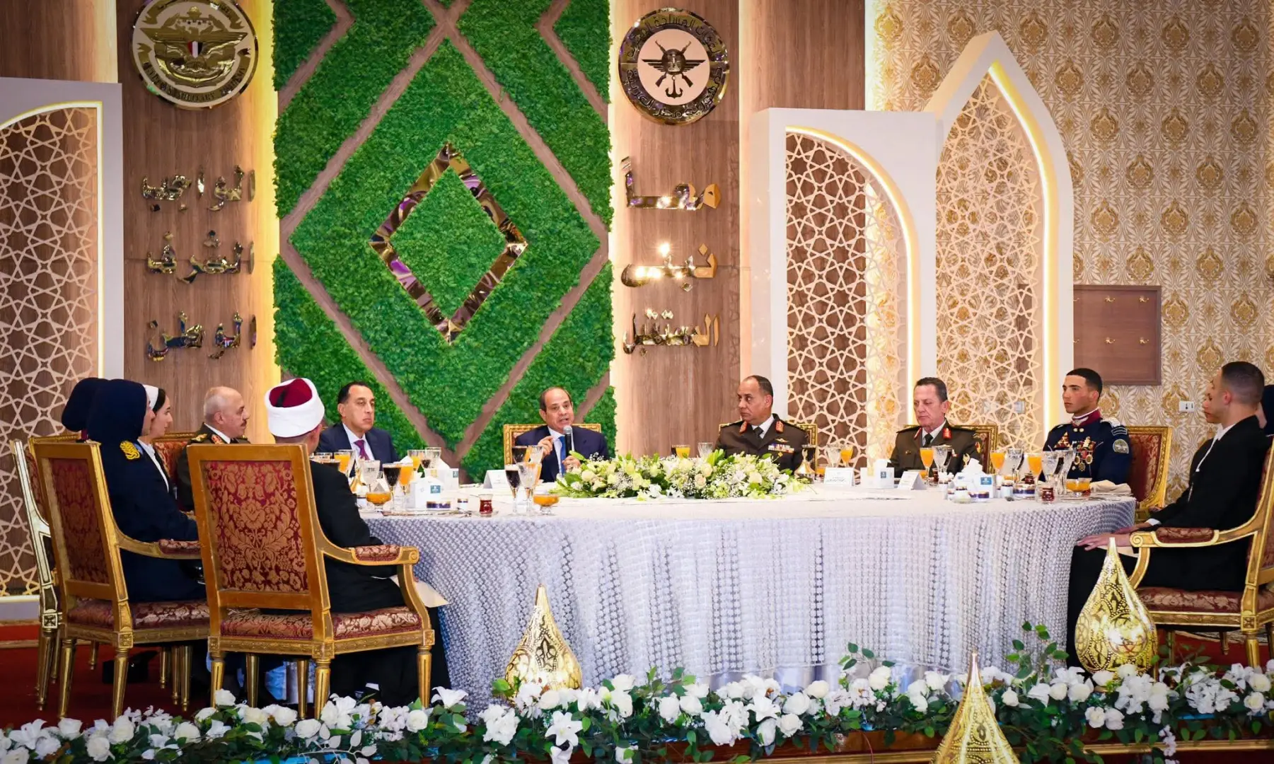 الرئيس: دراسة إمكانية إحالة المتلاعبين بالأسعار إلى القضاء العسكري - 1000264561