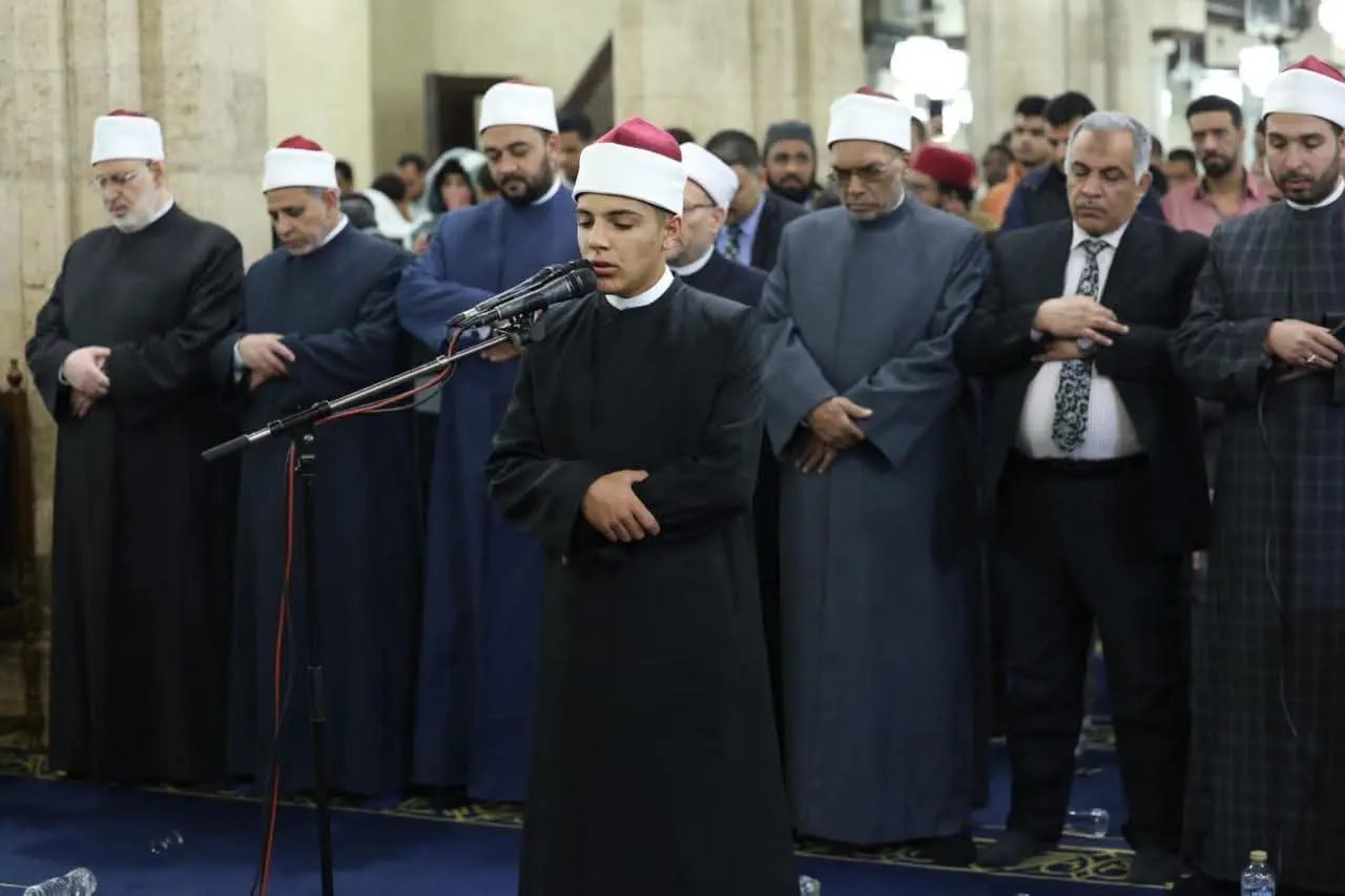 ابنا حوش عيسى.. التوأم الأزهري «الحسن والحسين» أصغر إمامين للقبلة في محراب الجامع الأزهر - 1000266516