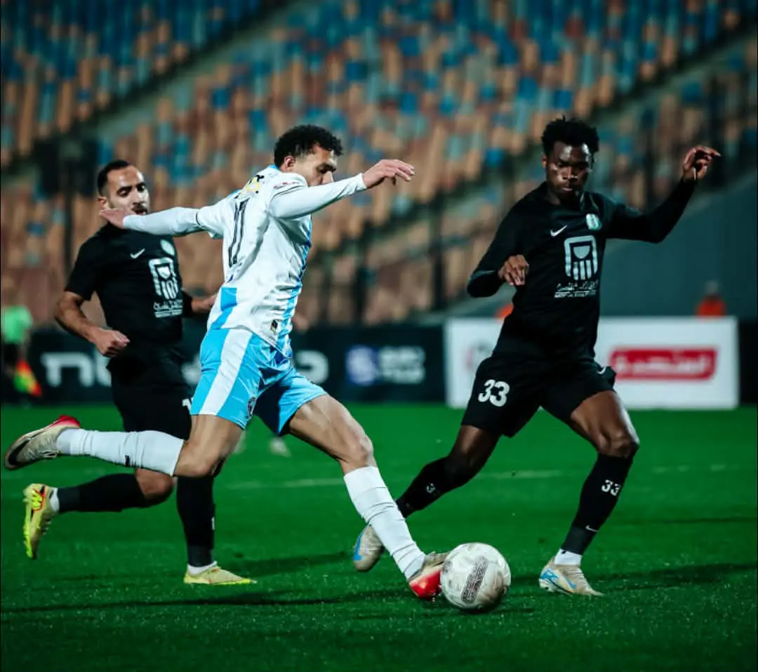 بيراميدز يخطف فوزاً ثميناً من البنك الأهلى ويطارد الزمالك على الصدارة